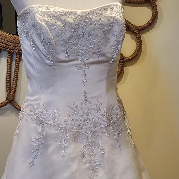 Mon Cherri Bridal Elegant Strapless Ivory Wedding Dress Size 10 W28 - Picture 3 of 13
